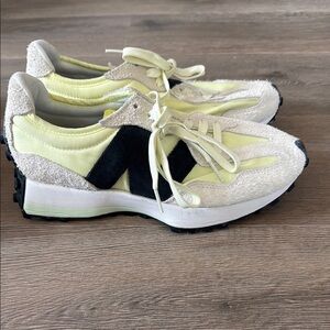 New Balance 327  Women's Sneakers in Neon Yellow and Black